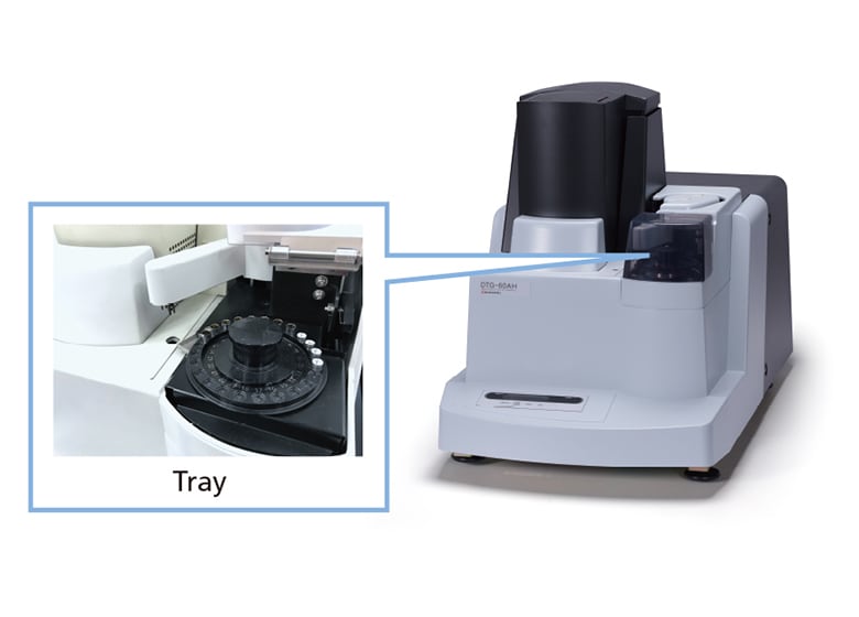 A model (DSC-60A Plus) with a built-in autosampler is also available for measuring samples automatically.